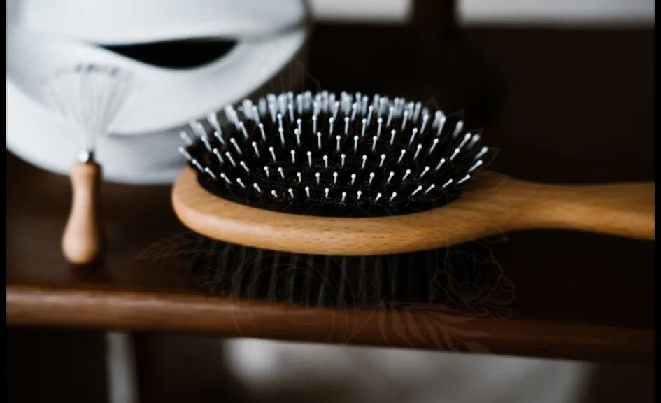 Close-up of boar bristle and nylon pins